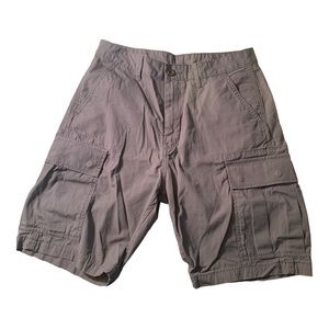 Like new (worn once) Levi cargo shorts - men’s waist 31